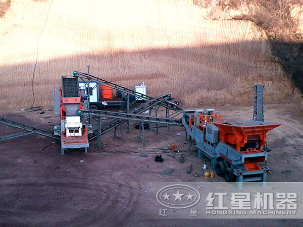 新一代車載建筑垃圾流動碎石機靈活工作現場 新一代車載建筑垃圾流動碎石機靈活工作現場