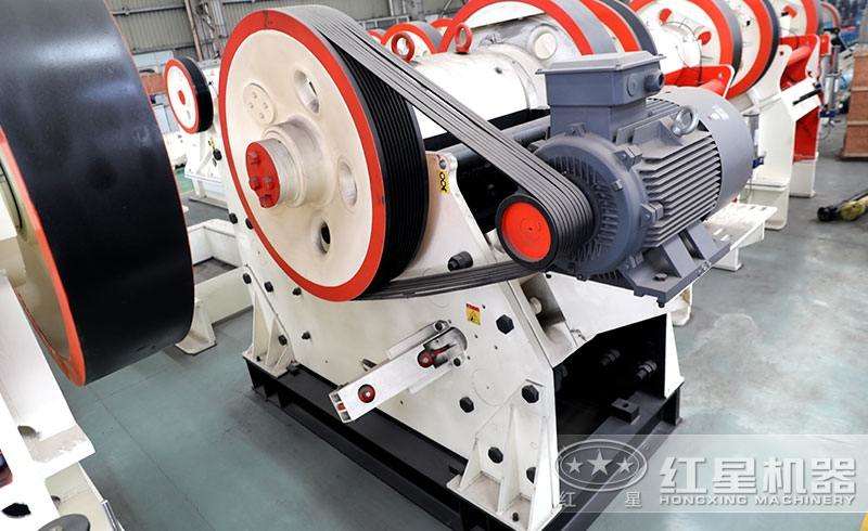 顎式破碎機(jī),花崗巖粗碎加工處理 顎式破碎機(jī),花崗巖粗碎加工處理