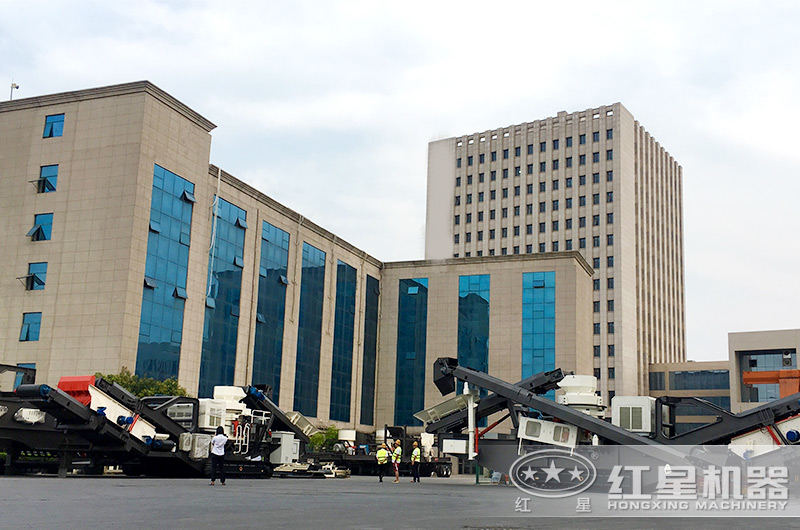 專(zhuān)業(yè)移動(dòng)石子制砂機(jī)廠家,歡迎您來(lái)選 專(zhuān)業(yè)移動(dòng)石子制砂機(jī)廠家,歡迎您來(lái)選