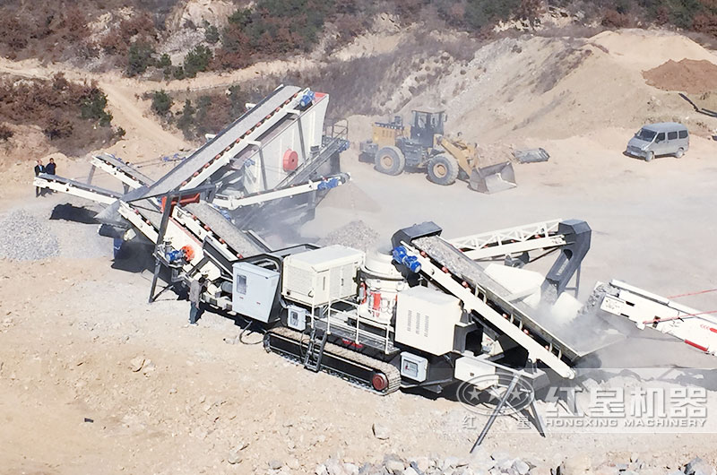 河北青石移動破碎生產線現(xiàn)場實拍1 河北青石移動破碎生產線現(xiàn)場實拍1