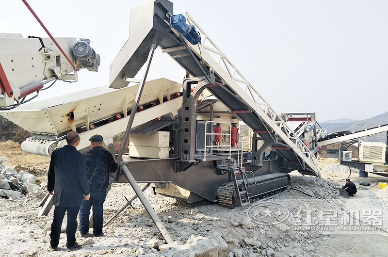 河北青石移動破碎生產線現(xiàn)場實拍2 河北青石移動破碎生產線現(xiàn)場實拍2