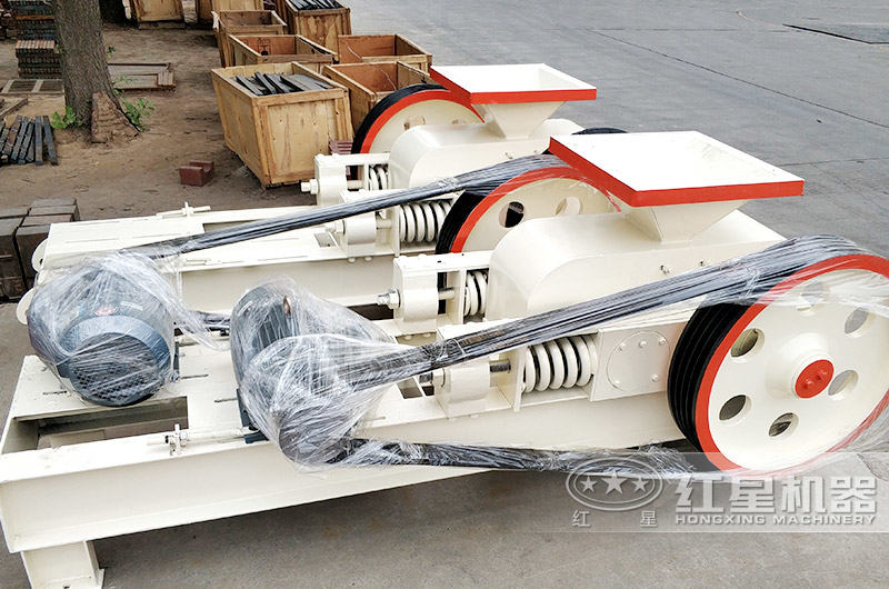 對輥式破碎機(jī) 對輥式破碎機(jī)