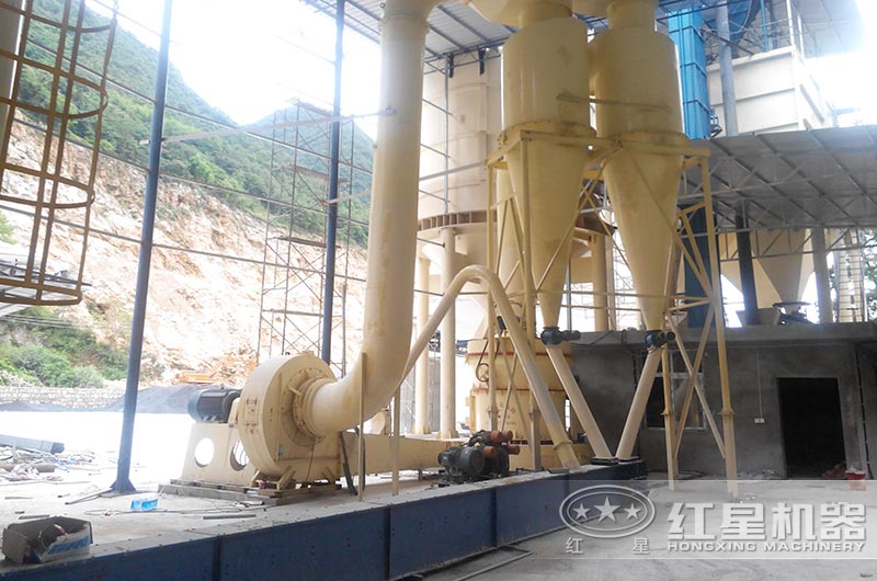 山東120-200目石英粉加工現場 山東120-200目石英粉加工現場