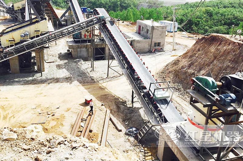 山東大型采石場(chǎng)圓錐破碎機(jī)生產(chǎn)現(xiàn)場(chǎng) 山東大型采石場(chǎng)圓錐破碎機(jī)生產(chǎn)現(xiàn)場(chǎng)