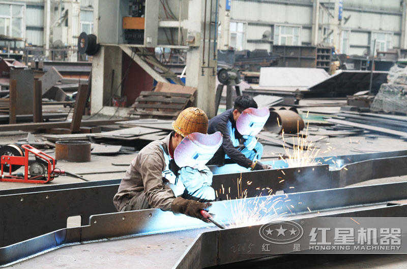 小型輥式粉碎機專業(yè)廠家,紅星值得信賴 小型輥式粉碎機專業(yè)廠家,紅星值得信賴