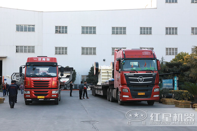 小型粉碎石頭機(jī)陸續(xù)發(fā)貨中 小型粉碎石頭機(jī)陸續(xù)發(fā)貨中