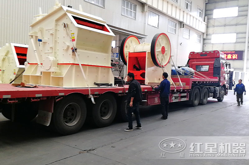 日產(chǎn)300-400噸石子破碎生產(chǎn)線發(fā)貨現(xiàn)場圖 日產(chǎn)300-400噸石子破碎生產(chǎn)線發(fā)貨現(xiàn)場圖