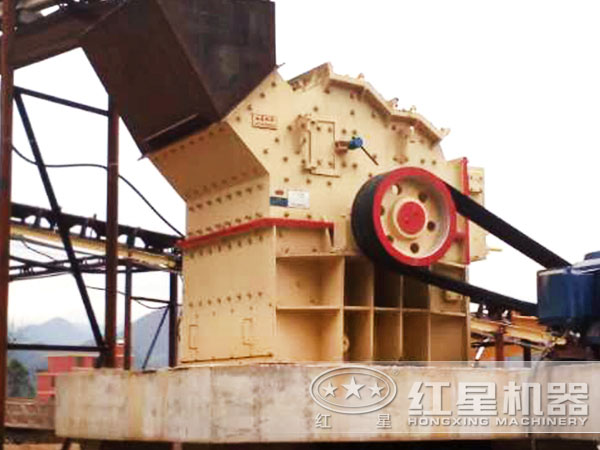 第四代新型制砂機(jī)作業(yè)現(xiàn)場(chǎng)圖 第四代新型制砂機(jī)作業(yè)現(xiàn)場(chǎng)圖