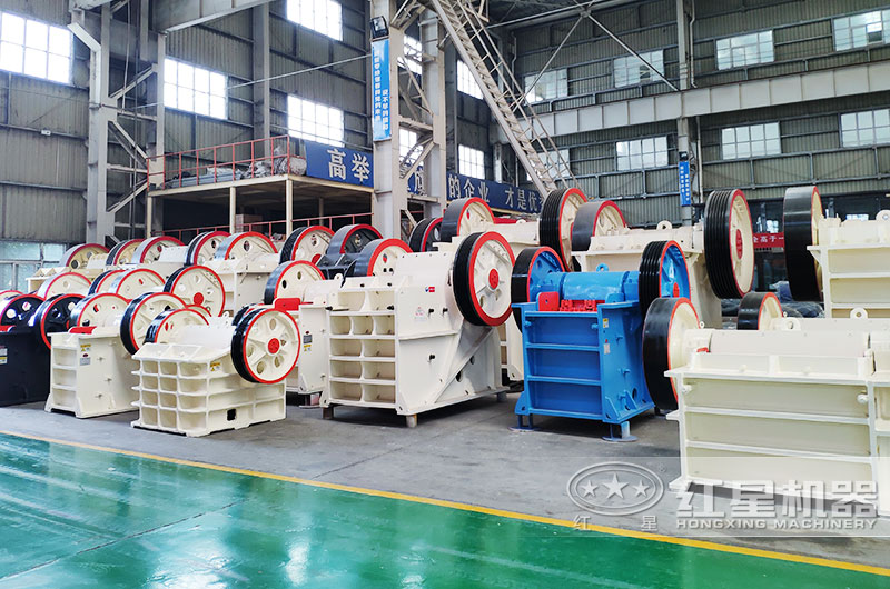 鄂式破碎機實拍，粗碎力度強