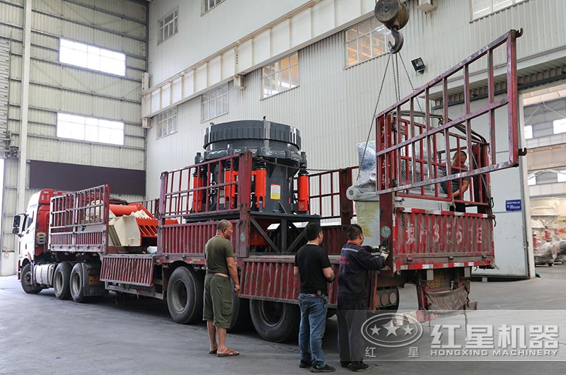 時(shí)產(chǎn)600噸碎石生產(chǎn)線(xiàn)設(shè)備發(fā)貨 時(shí)產(chǎn)600噸碎石生產(chǎn)線(xiàn)設(shè)備發(fā)貨