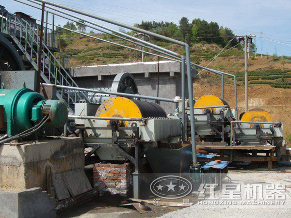 山西客戶赤鐵礦磁選機(jī)工作現(xiàn)場圖 山西客戶赤鐵礦磁選機(jī)工作現(xiàn)場圖