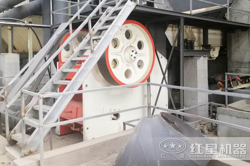 顎式破碎機作業現場圖片 顎式破碎機作業現場圖片