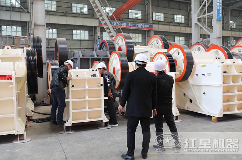 客戶來廠參觀，近距離了解設備