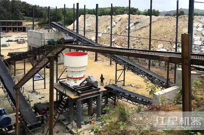 鐵礦石破碎機工作現場圖片 鐵礦石破碎機工作現場圖片