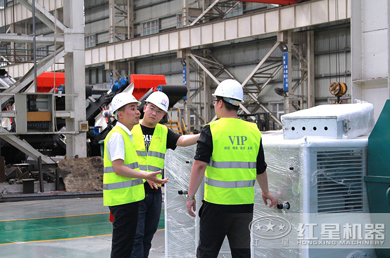 客戶到廠家參觀、考察設(shè)備 客戶到廠家參觀、考察設(shè)備