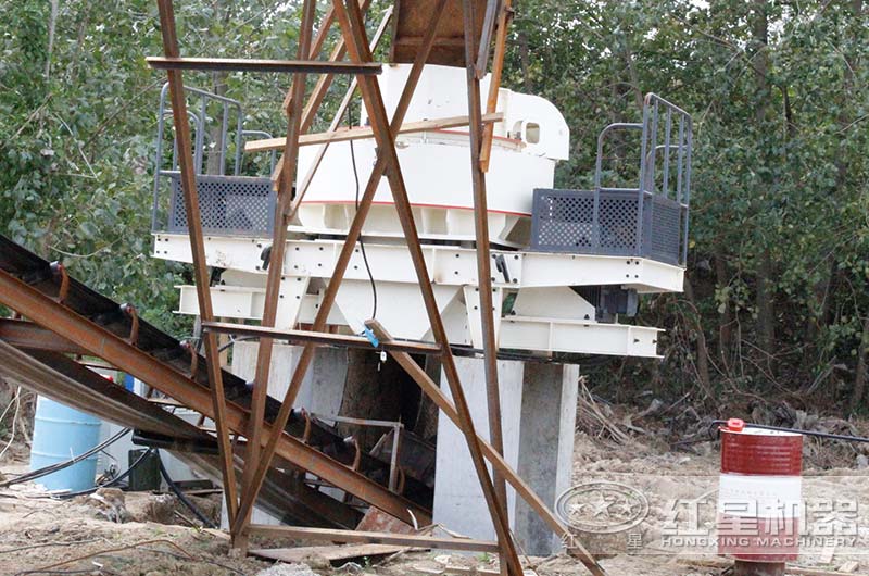 沖擊式破碎機工作現(xiàn)場圖片 沖擊式破碎機工作現(xiàn)場圖片