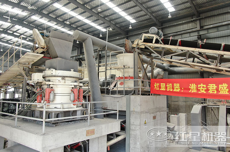 圓錐破碎機(jī) 圓錐破碎機(jī)