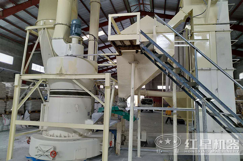 紅星雷蒙磨粉機(jī)制粉加工客戶現(xiàn)場(chǎng)實(shí)拍 紅星雷蒙磨粉機(jī)制粉加工客戶現(xiàn)場(chǎng)實(shí)拍