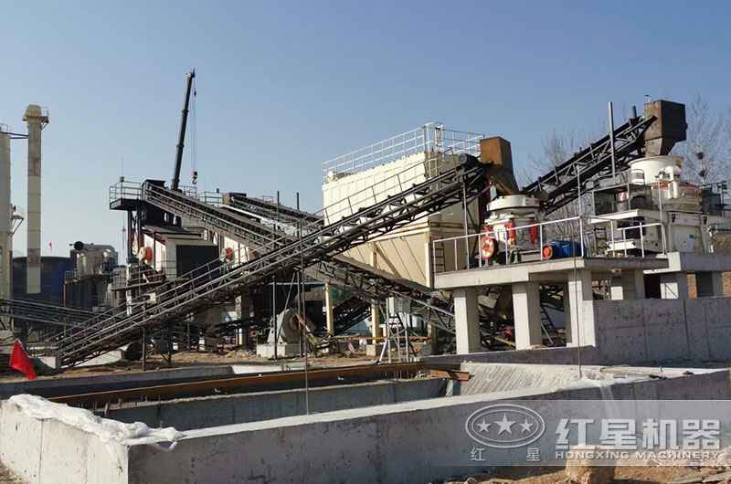 花崗巖破碎生產(chǎn)線搭建中 花崗巖破碎生產(chǎn)線搭建中