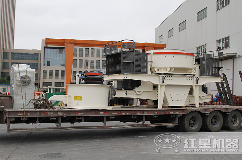紅星石頭碎砂設備裝車發貨現場 紅星石頭碎砂設備裝車發貨現場